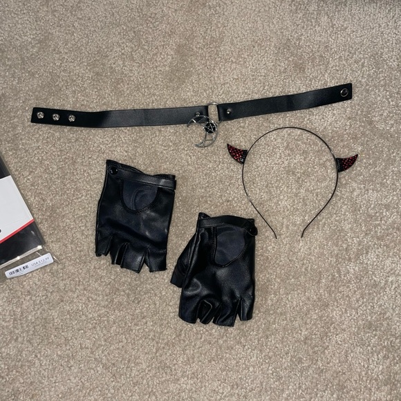 Devil/Demon Costume - Picture 2 of 6